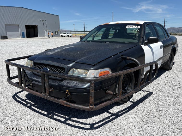 image for item YA3671 2001 Ford Crown Victoria Police Interceptor 