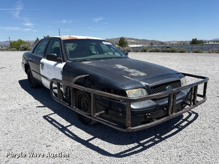 image for item YA3671 2001 Ford Crown Victoria Police Interceptor 
