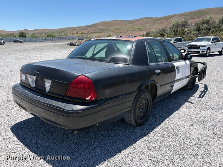image for item YA3671 2001 Ford Crown Victoria Police Interceptor 