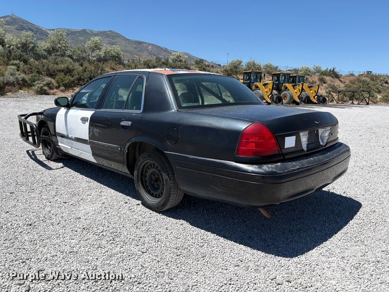 image for item YA3671 2001 Ford Crown Victoria Police Interceptor 