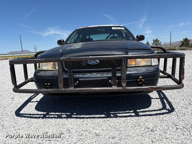 image for item YA3671 2001 Ford Crown Victoria Police Interceptor 