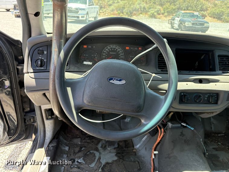 image for item YA3671 2001 Ford Crown Victoria Police Interceptor 