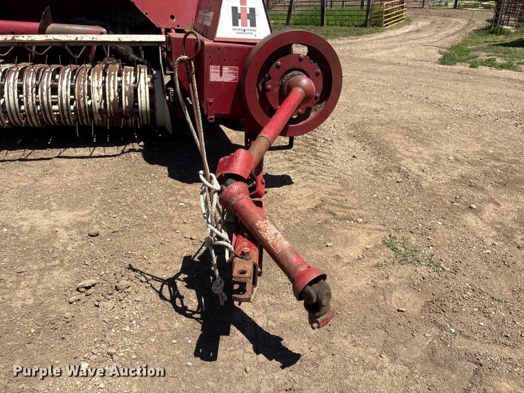 image for item DO5253 International Harvester 47 small square baler