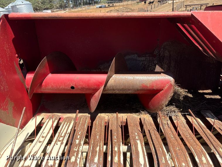 image for item DO5253 International Harvester 47 small square baler