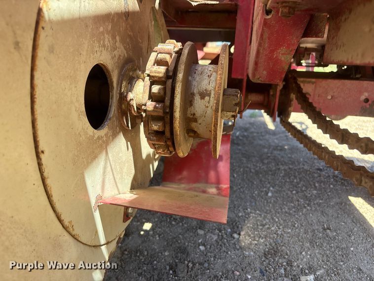 image for item DO5253 International Harvester 47 small square baler