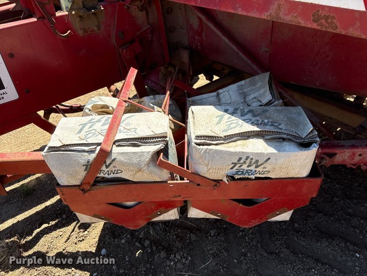image for item DO5253 International Harvester 47 small square baler