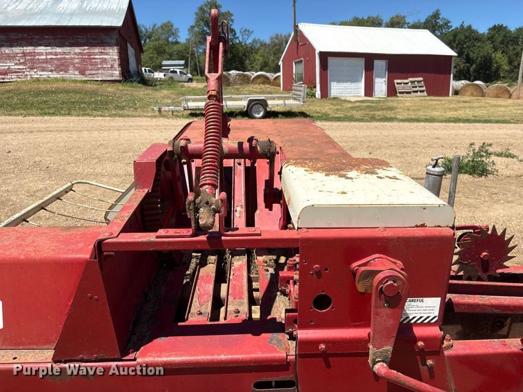 image for item DO5253 International Harvester 47 small square baler