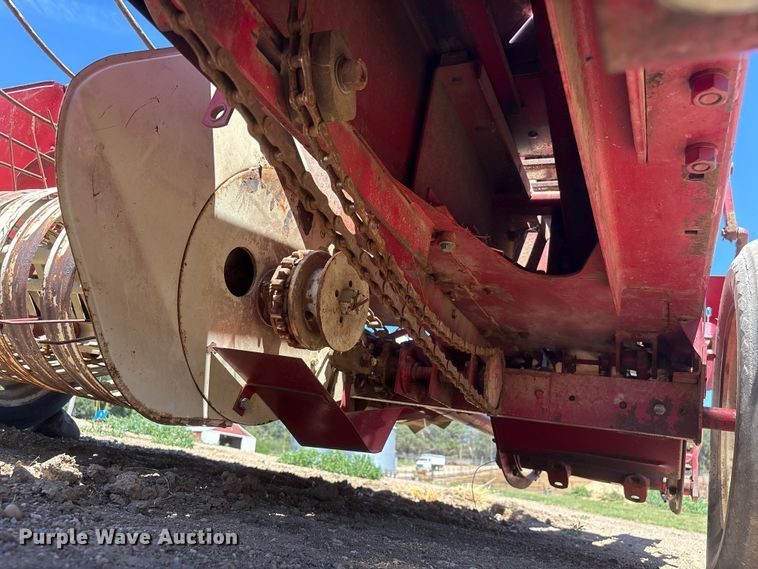 image for item DO5253 International Harvester 47 small square baler