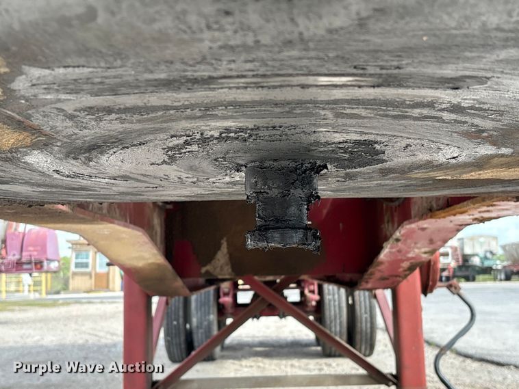 image for item EA7257 1988 Killebrew fertilizer delivery trailer