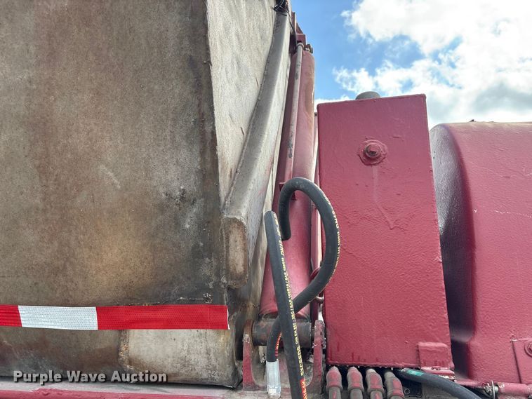 image for item EA7257 1988 Killebrew fertilizer delivery trailer