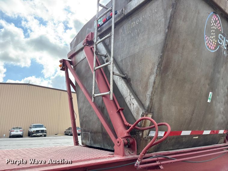 image for item EA7257 1988 Killebrew fertilizer delivery trailer