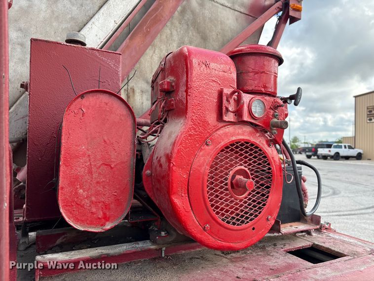 image for item EA7257 1988 Killebrew fertilizer delivery trailer