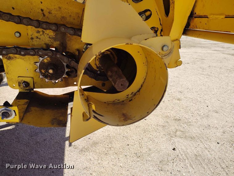 image for item ED0143 2005 New Holland CR960 combine