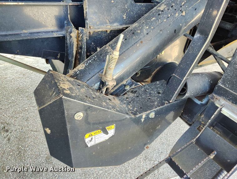 image for item ED0143 2005 New Holland CR960 combine