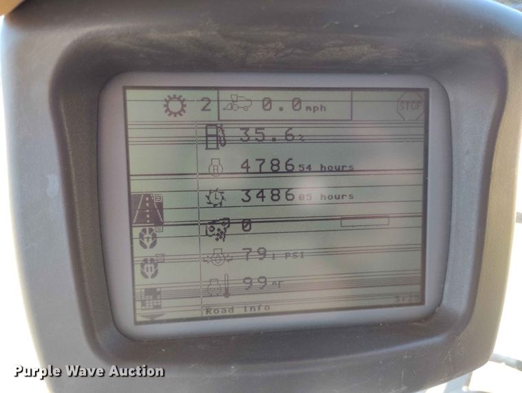 image for item ED0143 2005 New Holland CR960 combine