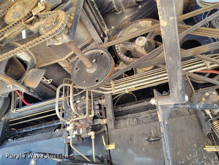 image for item ED0143 2005 New Holland CR960 combine