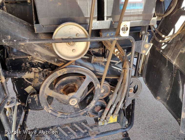 image for item ED0143 2005 New Holland CR960 combine