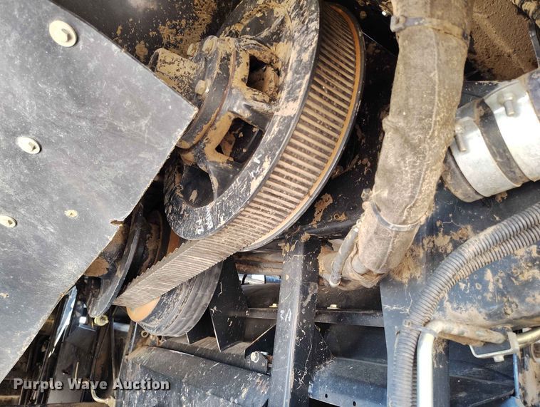 image for item ED0143 2005 New Holland CR960 combine