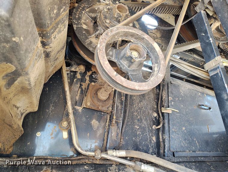 image for item ED0143 2005 New Holland CR960 combine