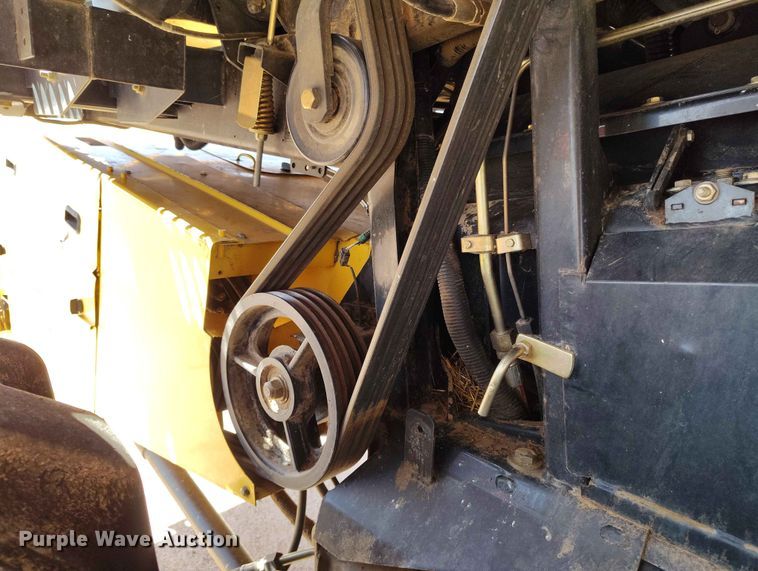 image for item ED0143 2005 New Holland CR960 combine