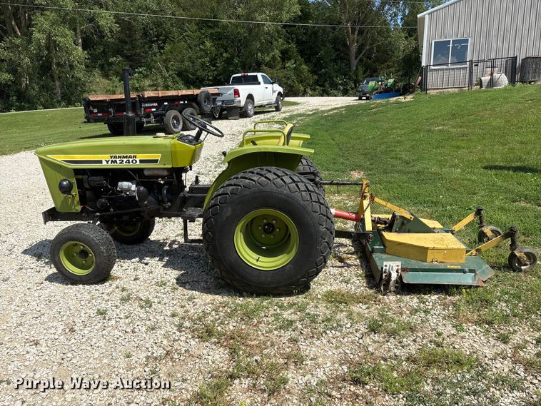 image for item EI5889 Yanmar YM240 tractor