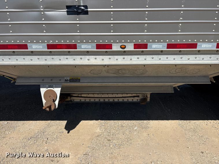 image for item EM5115 2018 Wilson Trailer Co. grain trailer