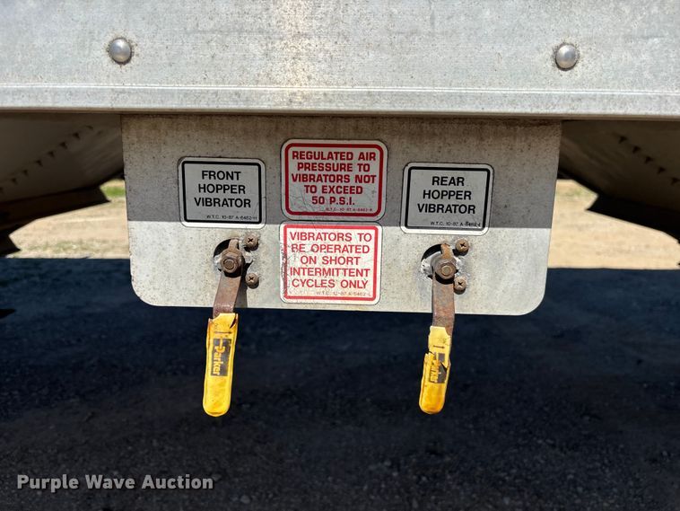 image for item EM5115 2018 Wilson Trailer Co. grain trailer