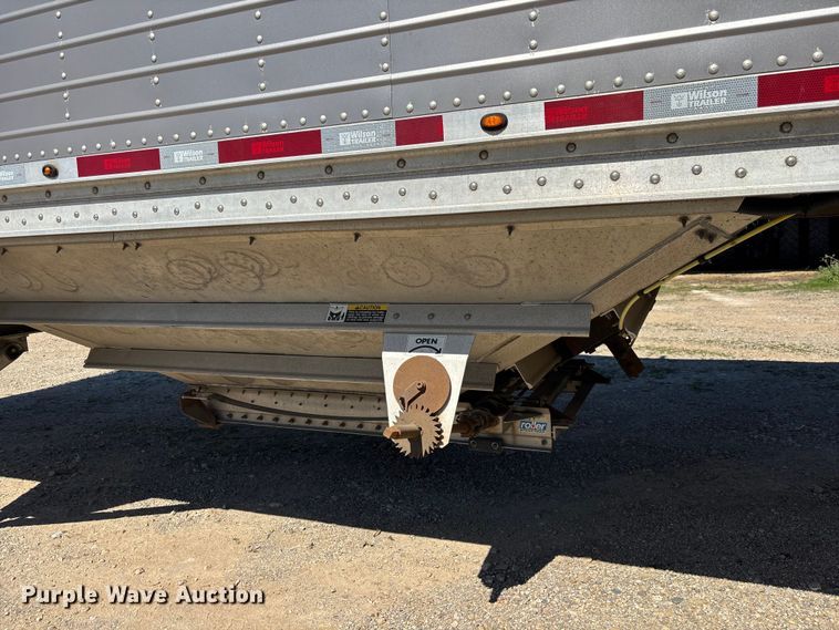 image for item EM5115 2018 Wilson Trailer Co. grain trailer