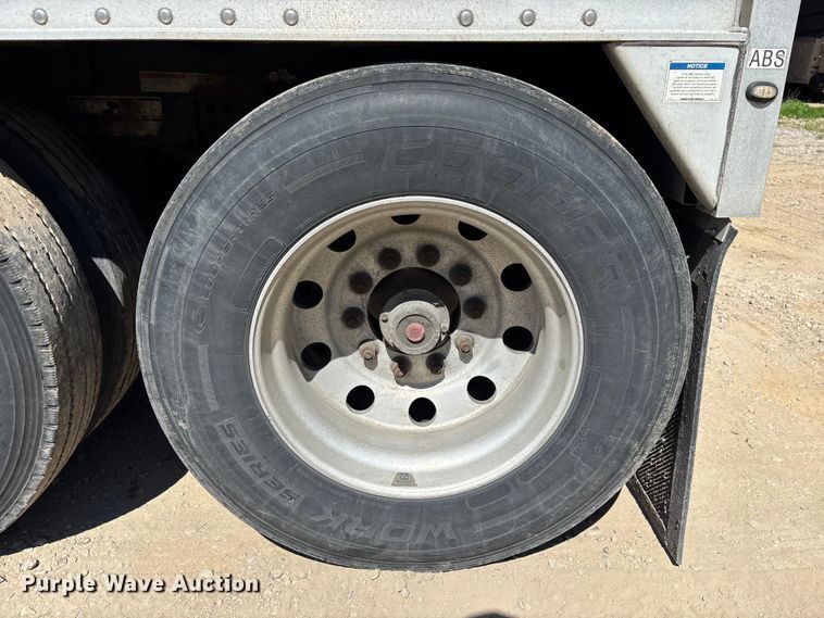 image for item EM5115 2018 Wilson Trailer Co. grain trailer
