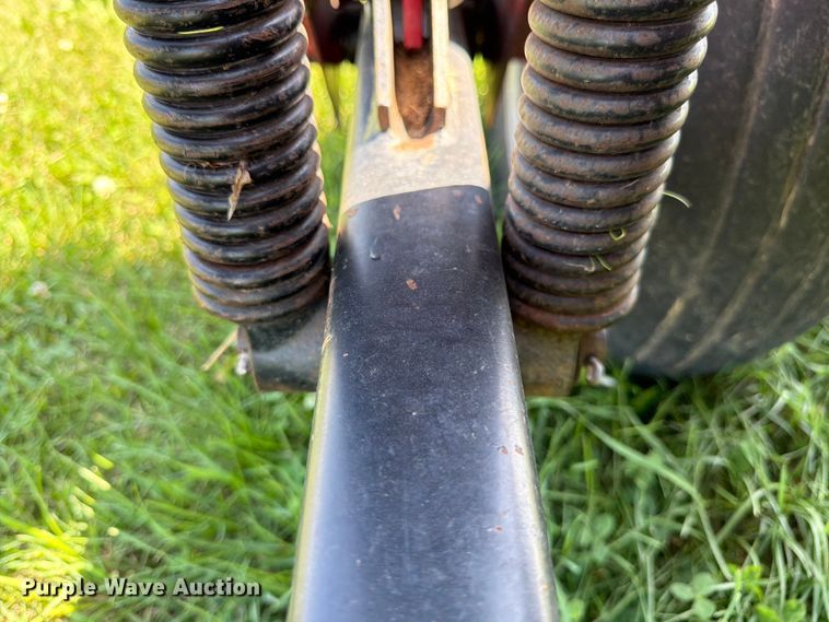 image for item EN0322 J.I. Case 3309 swather / windrower