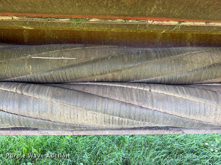 image for item EN0322 J.I. Case 3309 swather / windrower