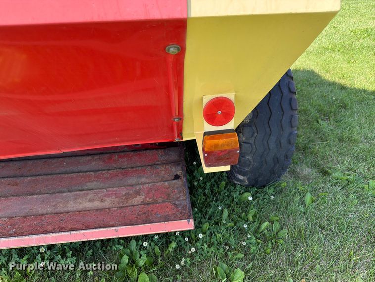 image for item EN0323 Krone KR160 round baler