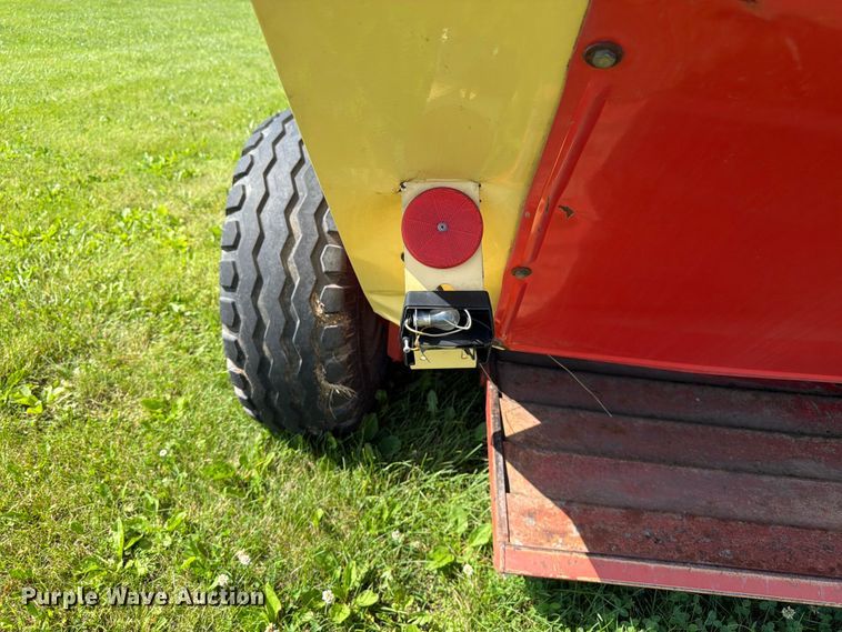 image for item EN0323 Krone KR160 round baler