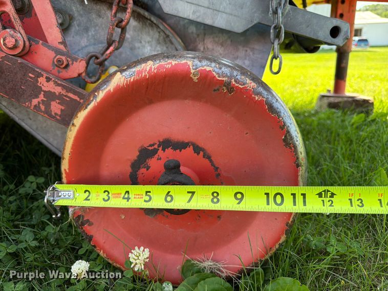 image for item EN0323 Krone KR160 round baler