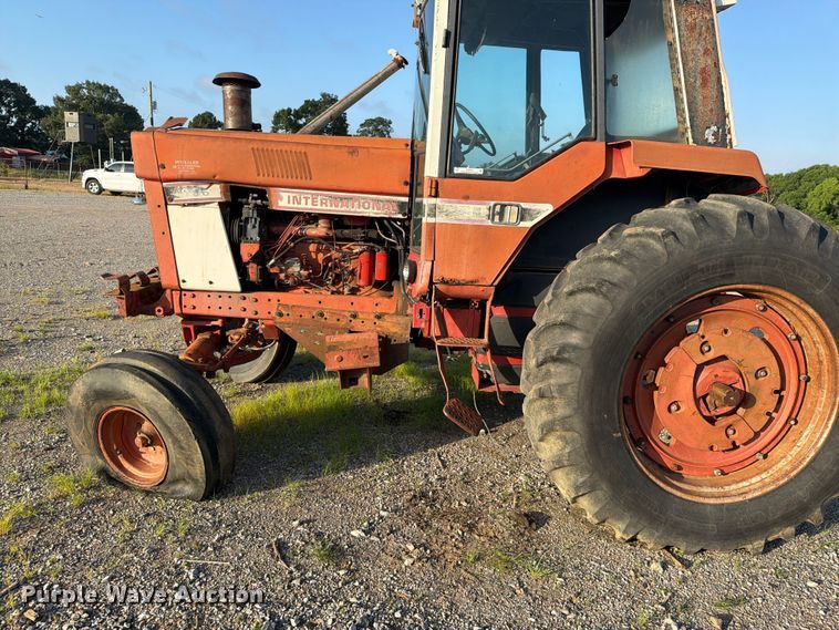 image for item EQ8001 International F-986 tractor