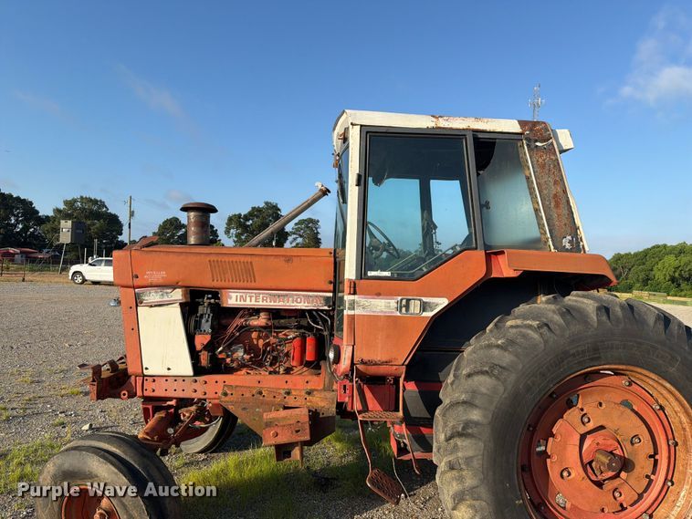 image for item EQ8001 International F-986 tractor