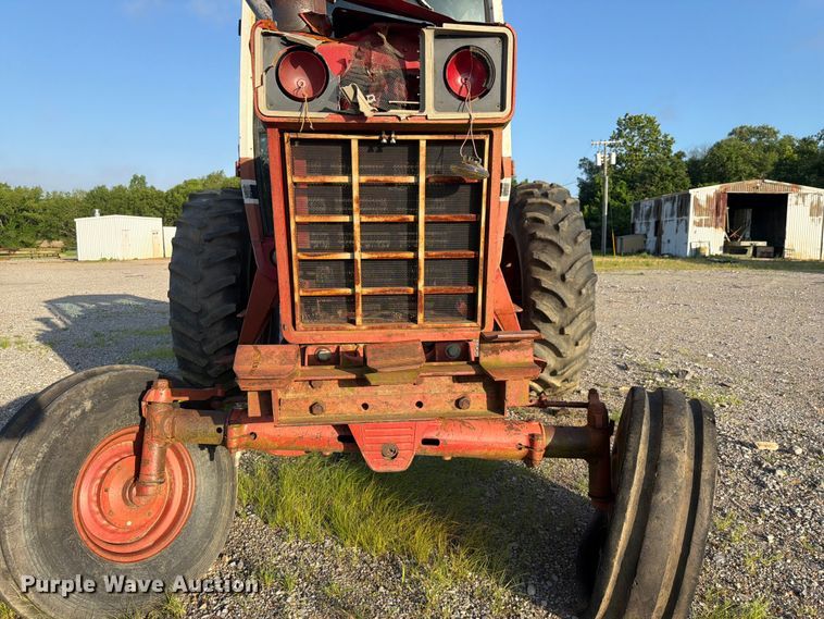image for item EQ8001 International F-986 tractor