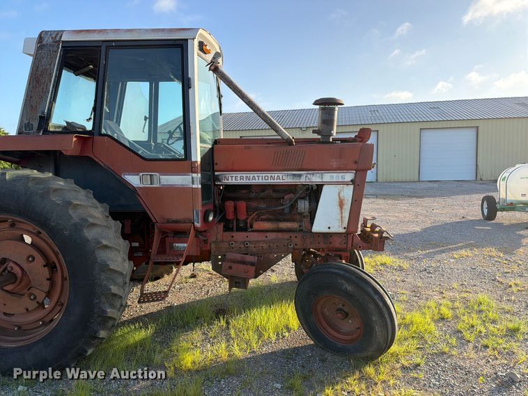 image for item EQ8001 International F-986 tractor