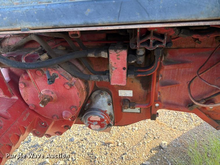 image for item EQ8001 International F-986 tractor