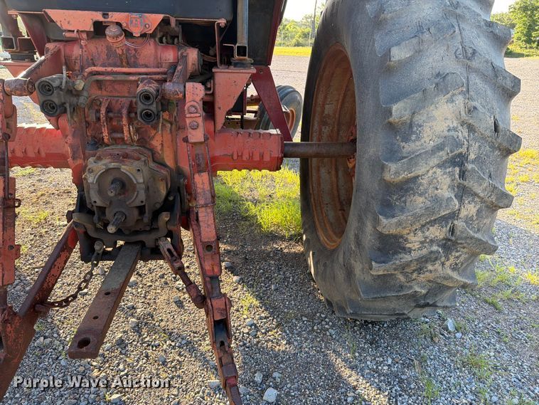 image for item EQ8001 International F-986 tractor