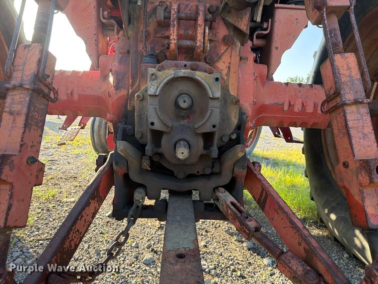 image for item EQ8001 International F-986 tractor