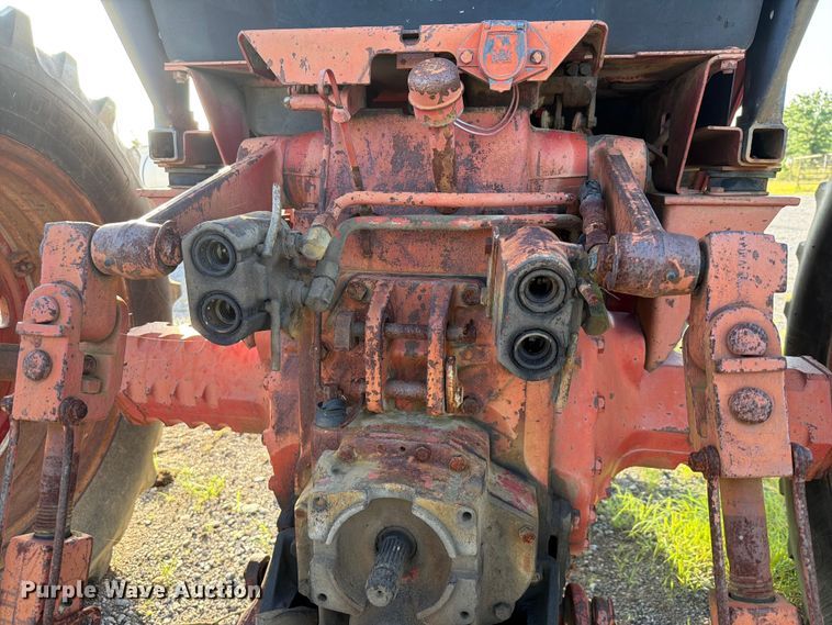 image for item EQ8001 International F-986 tractor