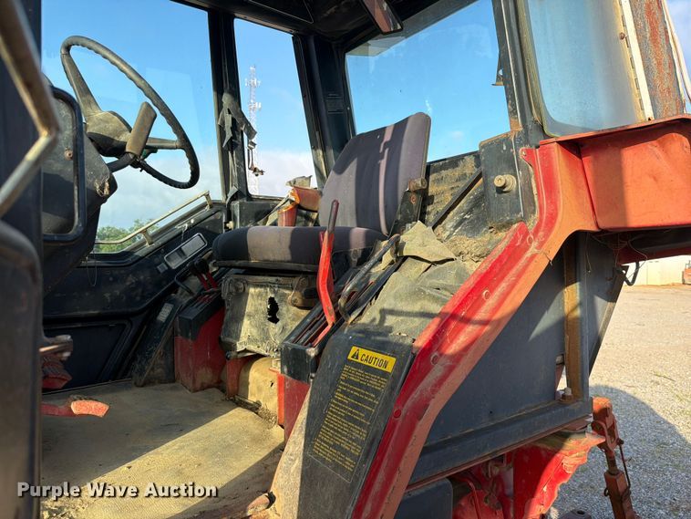 image for item EQ8001 International F-986 tractor