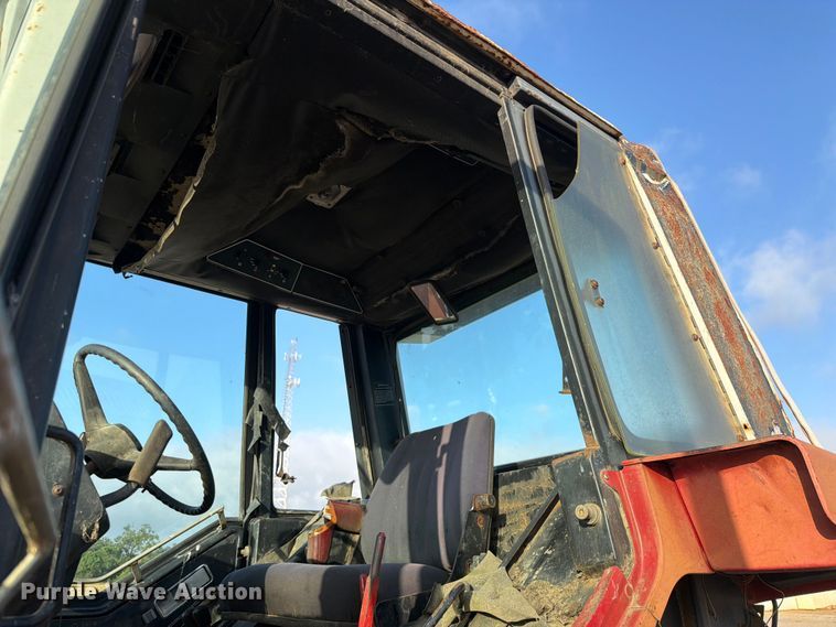 image for item EQ8001 International F-986 tractor