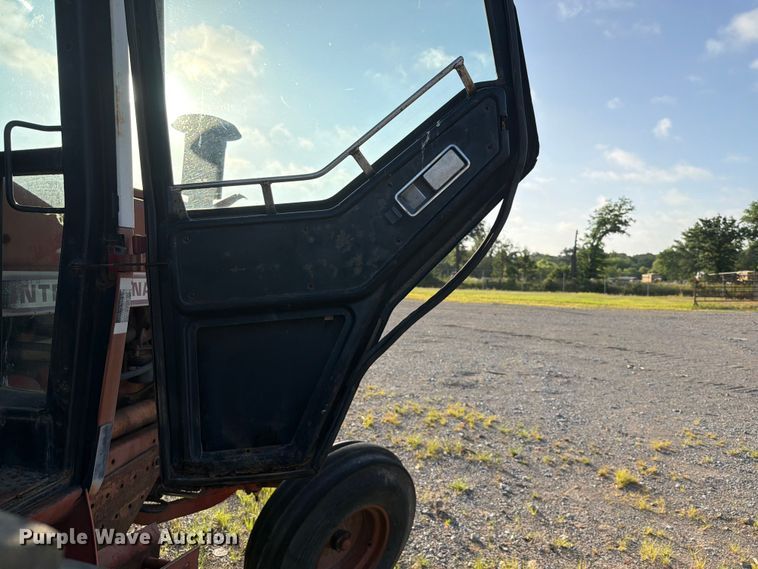 image for item EQ8001 International F-986 tractor