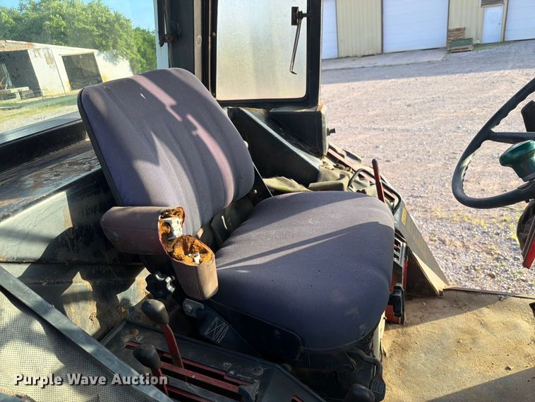 image for item EQ8001 International F-986 tractor