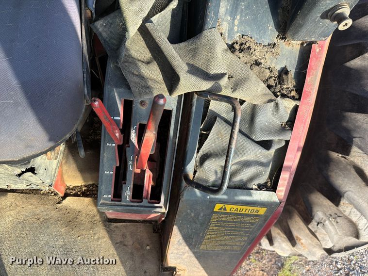 image for item EQ8001 International F-986 tractor
