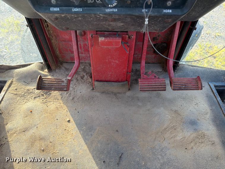 image for item EQ8001 International F-986 tractor