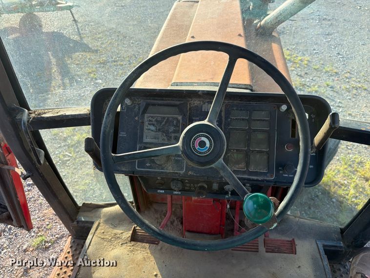 image for item EQ8001 International F-986 tractor