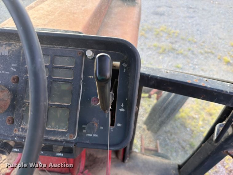 image for item EQ8001 International F-986 tractor